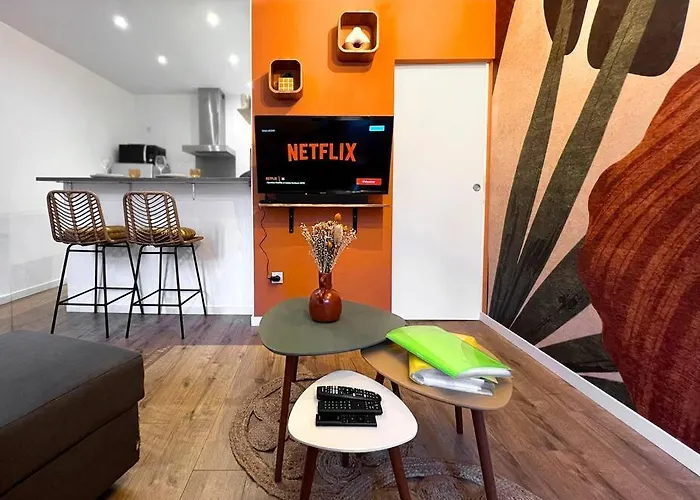 A Deux Pas Des Arenes