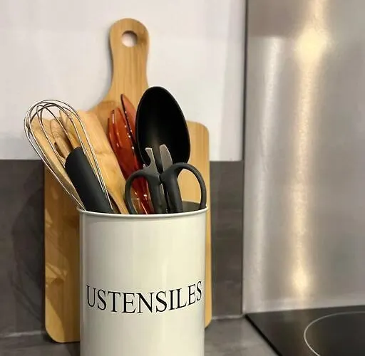 A Deux Pas Des Arenes Apartament