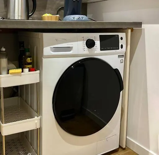 A Deux Pas Des Arenes